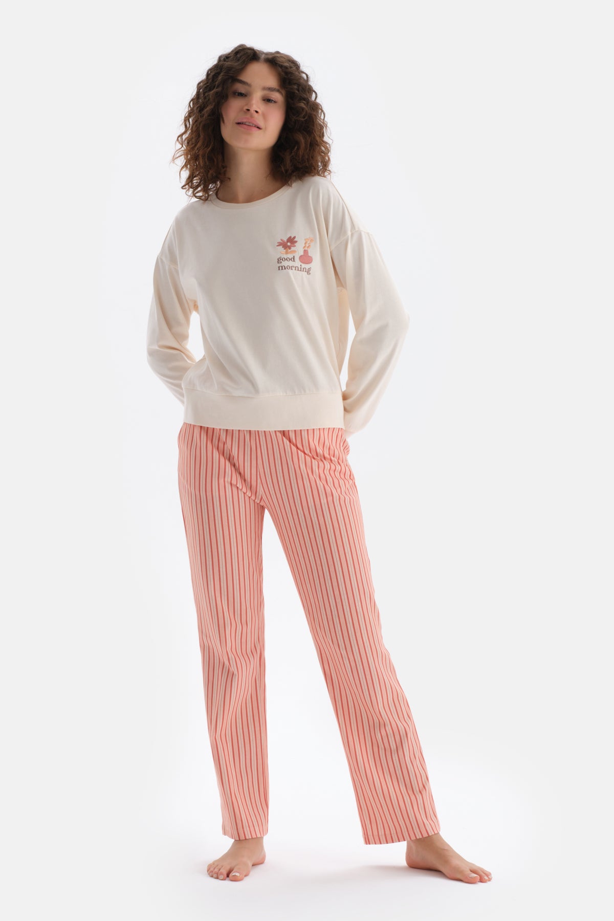 Ekru Nakış Detaylı Uzun Kollu Pijama Takımı