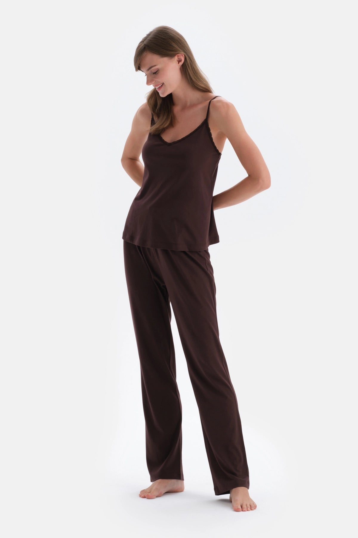 Koyu Kahve Dantel Detaylı Atlet Pantolon Pijama Takımı