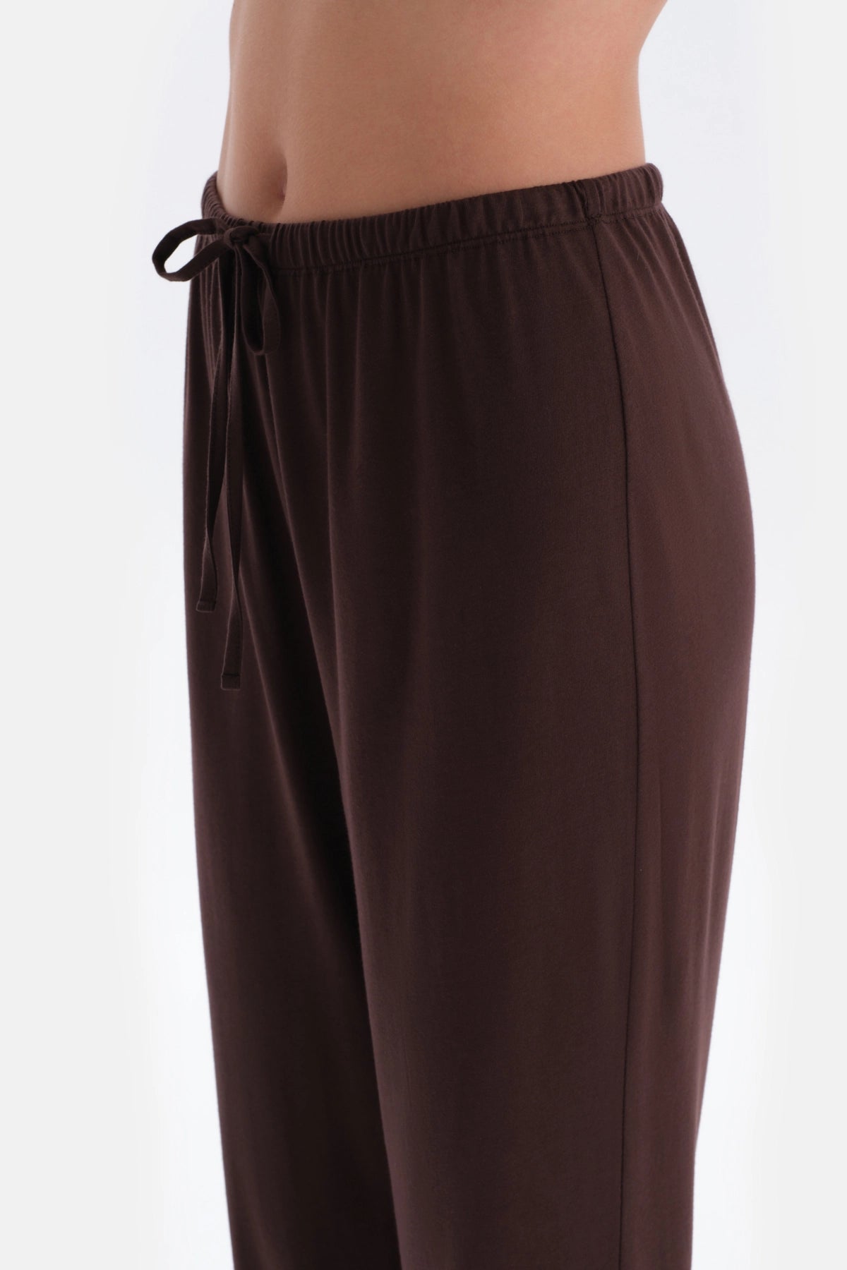 Koyu Kahve Dantel Detaylı Atlet Pantolon Pijama Takımı