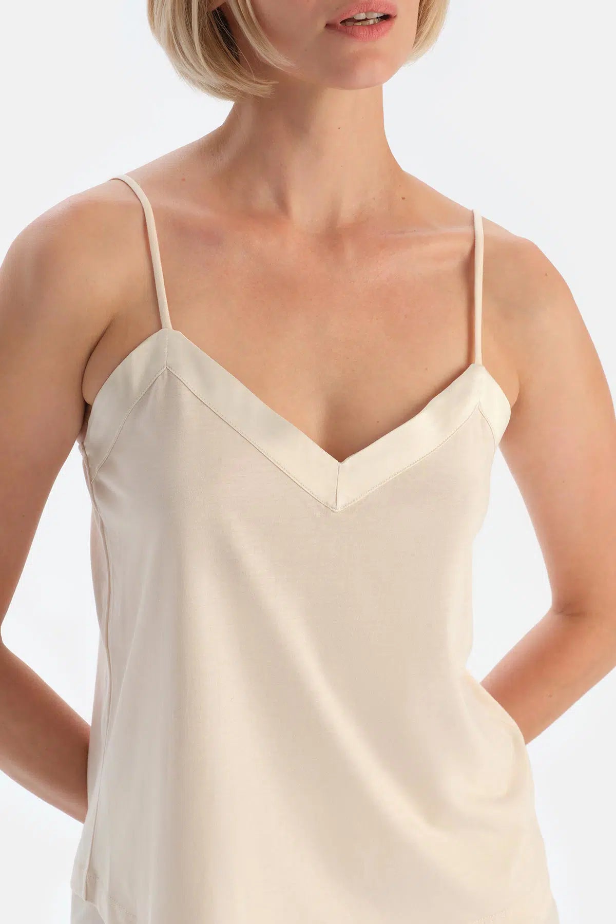 Ekru Ince Askılı Saten Garnili Modal Pijama Takımı