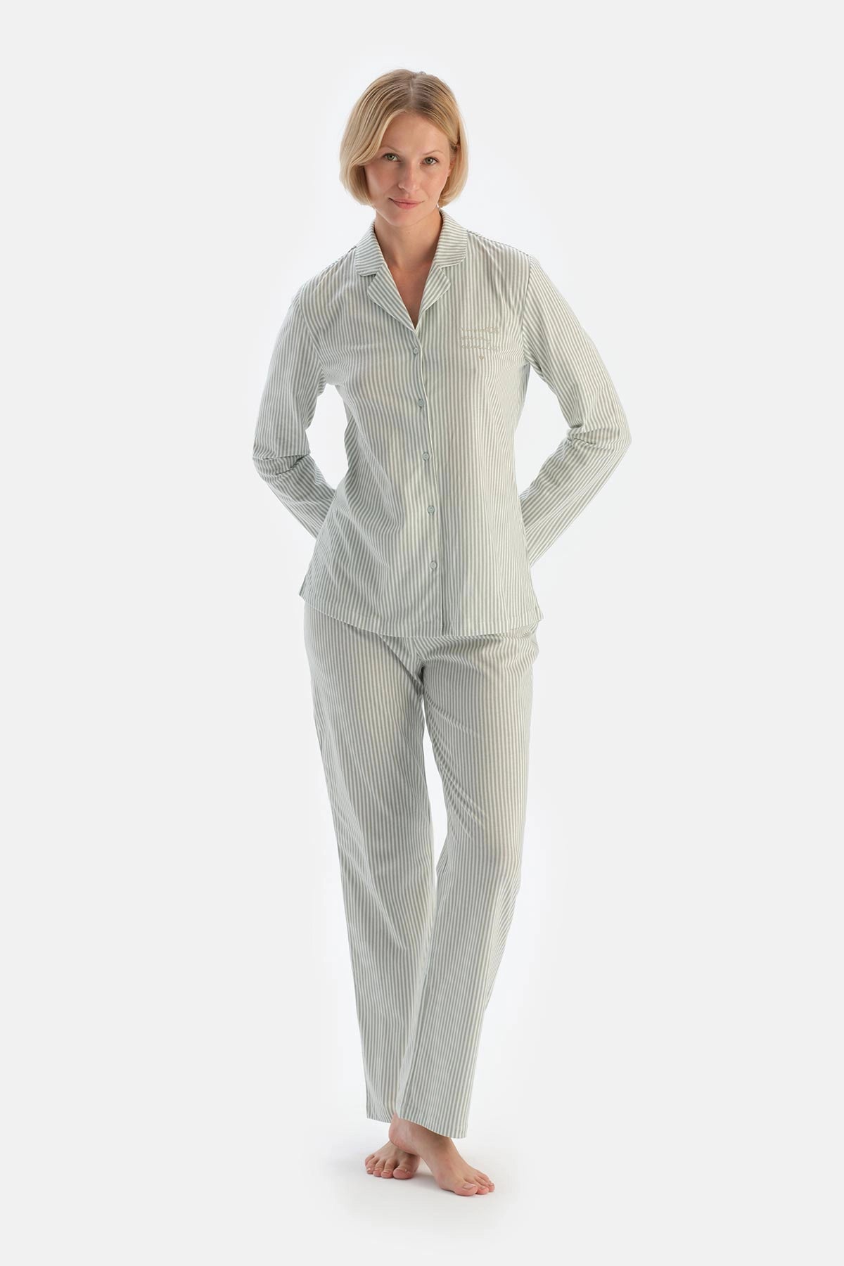 Turkuaz Çizgili Nakış Detaylı Pamuklu Pijama Takımı
