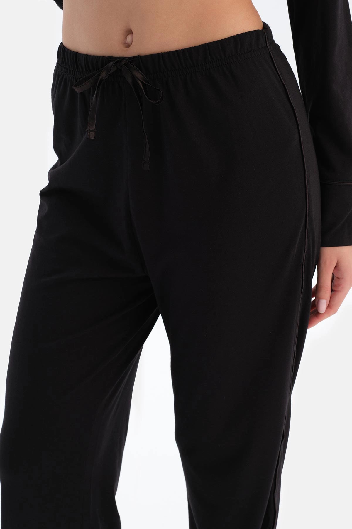 Siyah Biye Detaylı Gömlek Pantolon Pijama Takımı