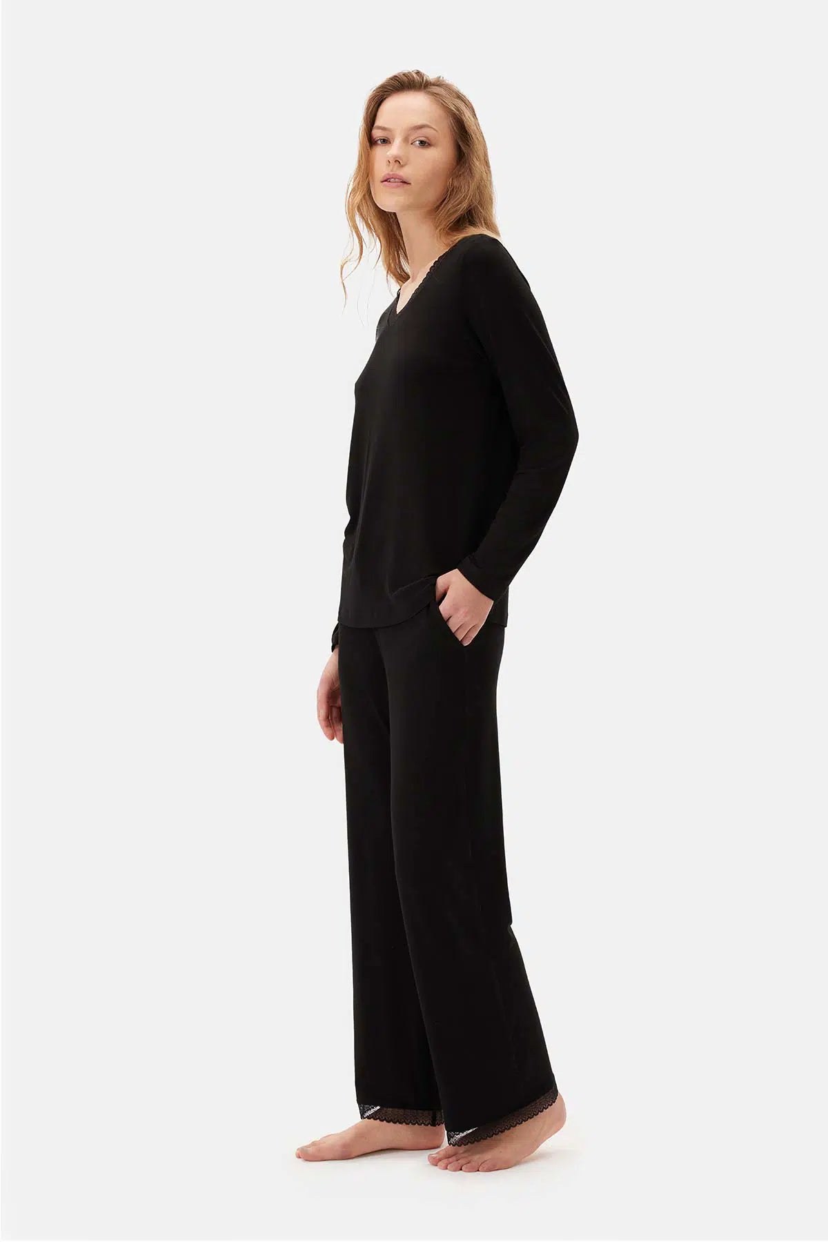 Siyah V Yaka Uzun Kollu Tişört Pantolon Pijama Takımı