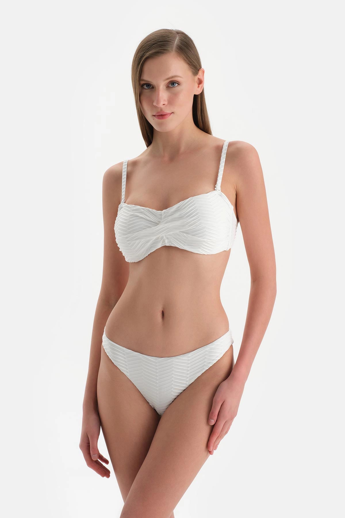 Beyaz Brazılıan Bikini Alt