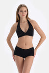 Siyah Üçgen Geniş Bikini Üst