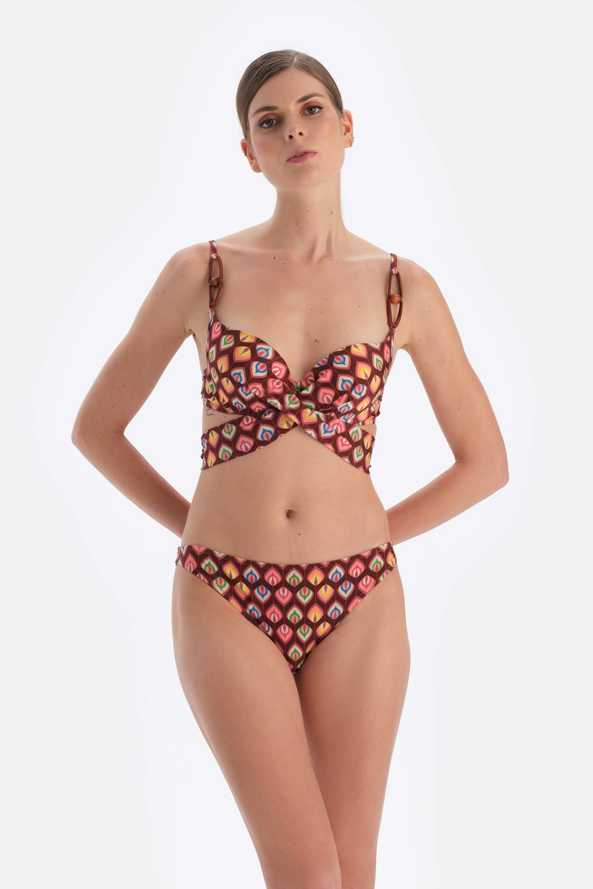 Kahverengi Kaplı Bikini Üstü