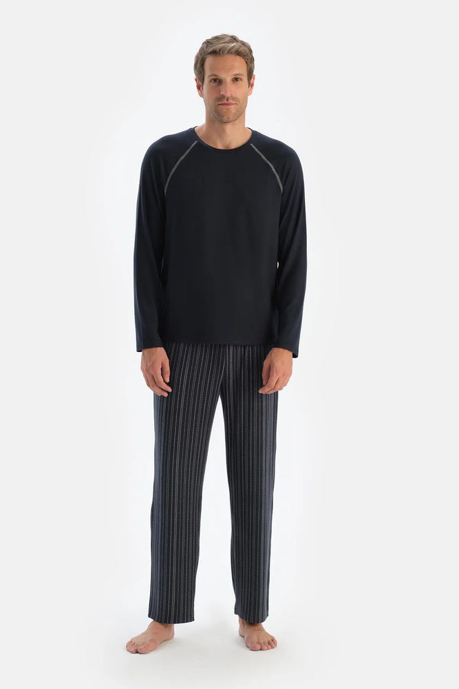 Lacivert Reglan Kol Detaylı Altı Desenli Pijama Takımı