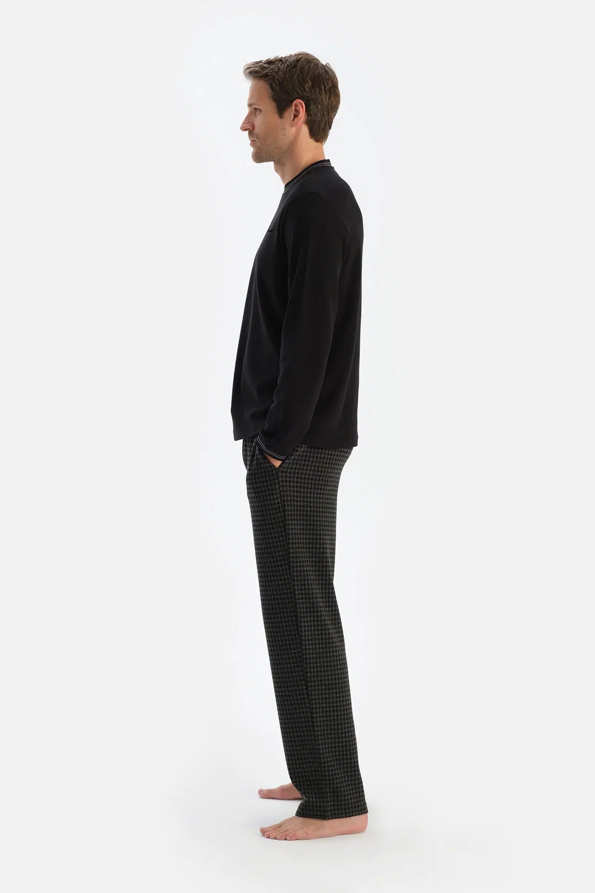 Siyah Bisiklet Yaka Uzun Kollu Altı Desenli Pijama Takımı