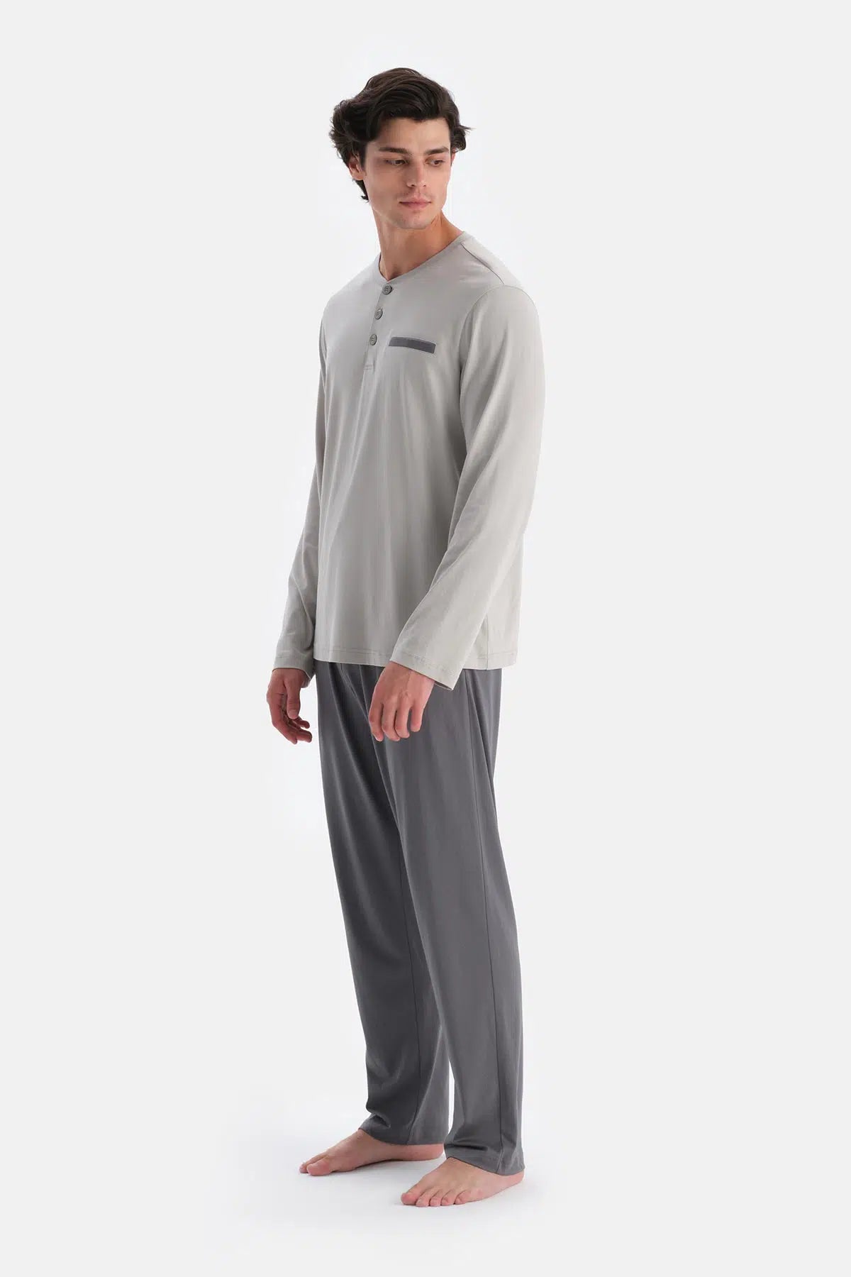 Açık Gri Yarım Patlı Uzun Kollu Üçlü Pijama Takımı