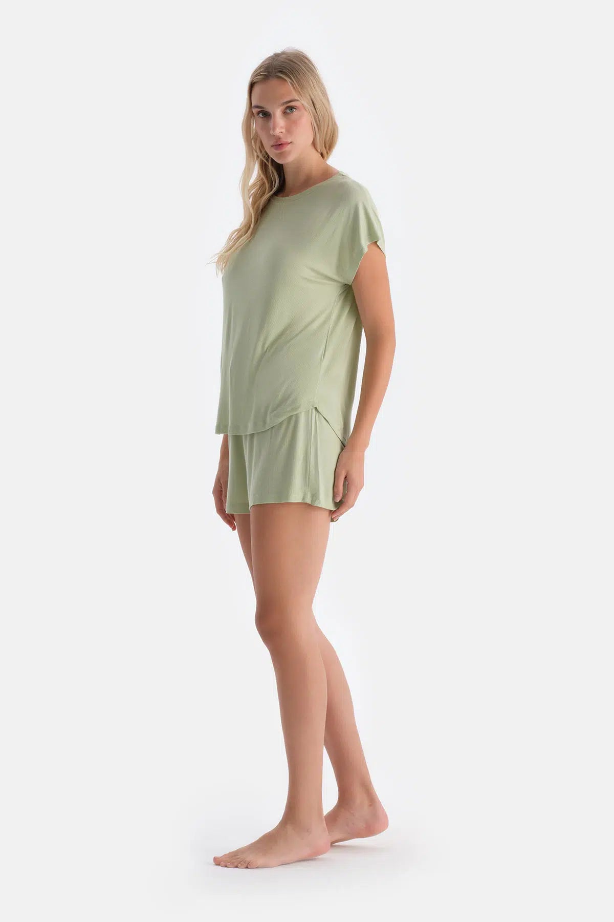 Açık Yeşil Düşük Kol Şortlu Pijama Takımı