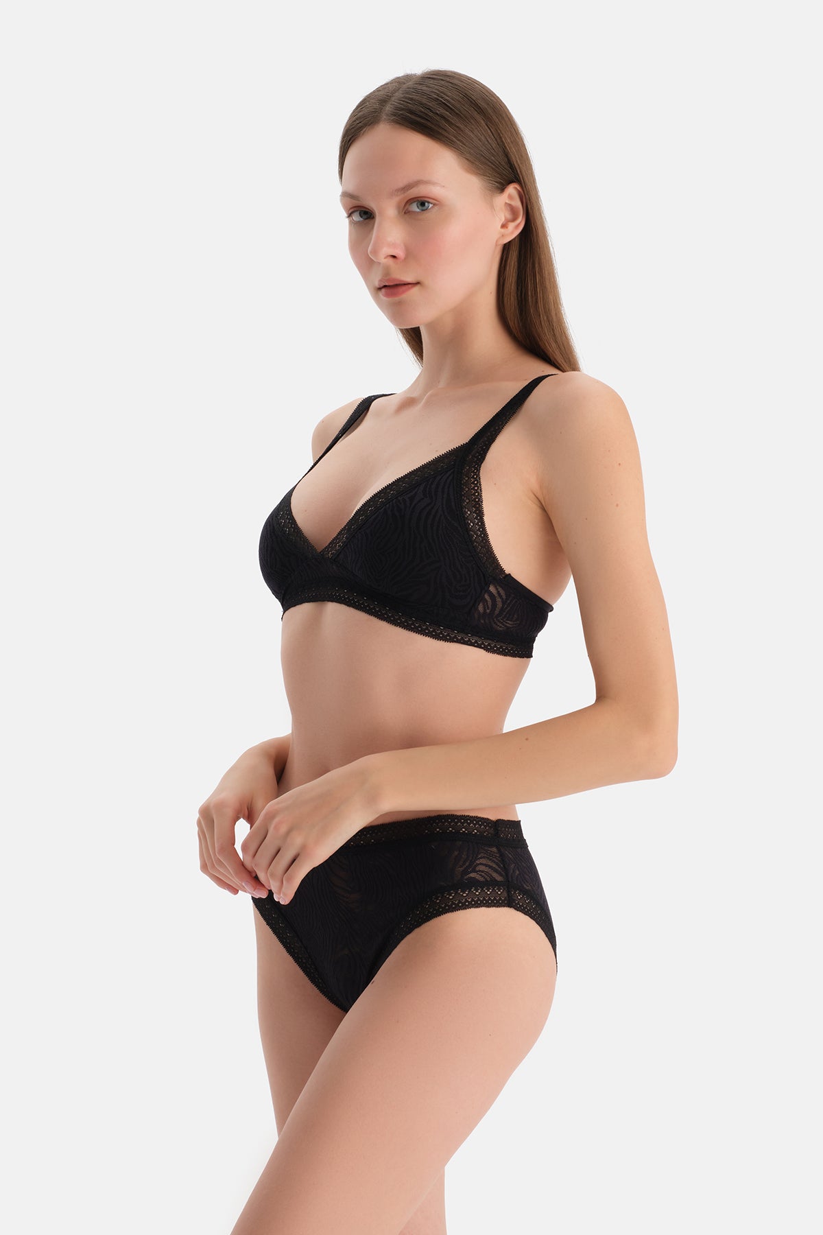 Siyah Dantelli Brazilian Külot