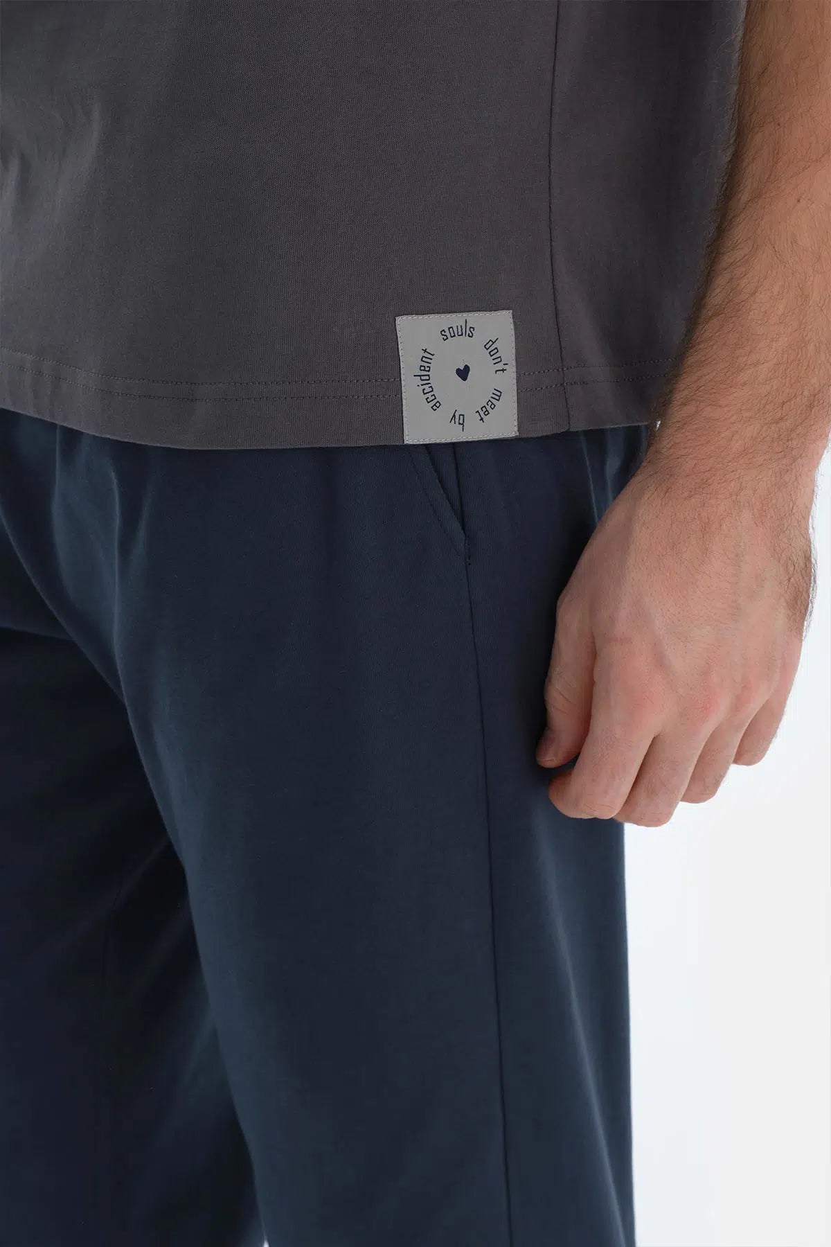 Antrasıt Kısa Kollu Dokuma Etiket Detaylı Tişört Pantolon Pijama Takımı