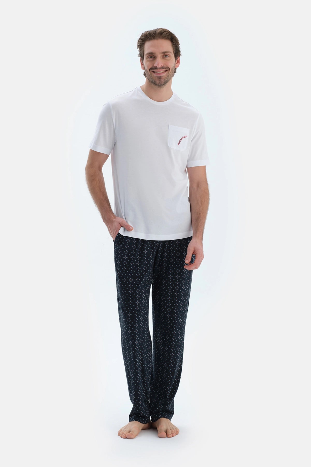 Ekru Cep Detaylı Kısa Kollu Tişört Mıkroprınt Desenli Pantolon Pijama Takımı