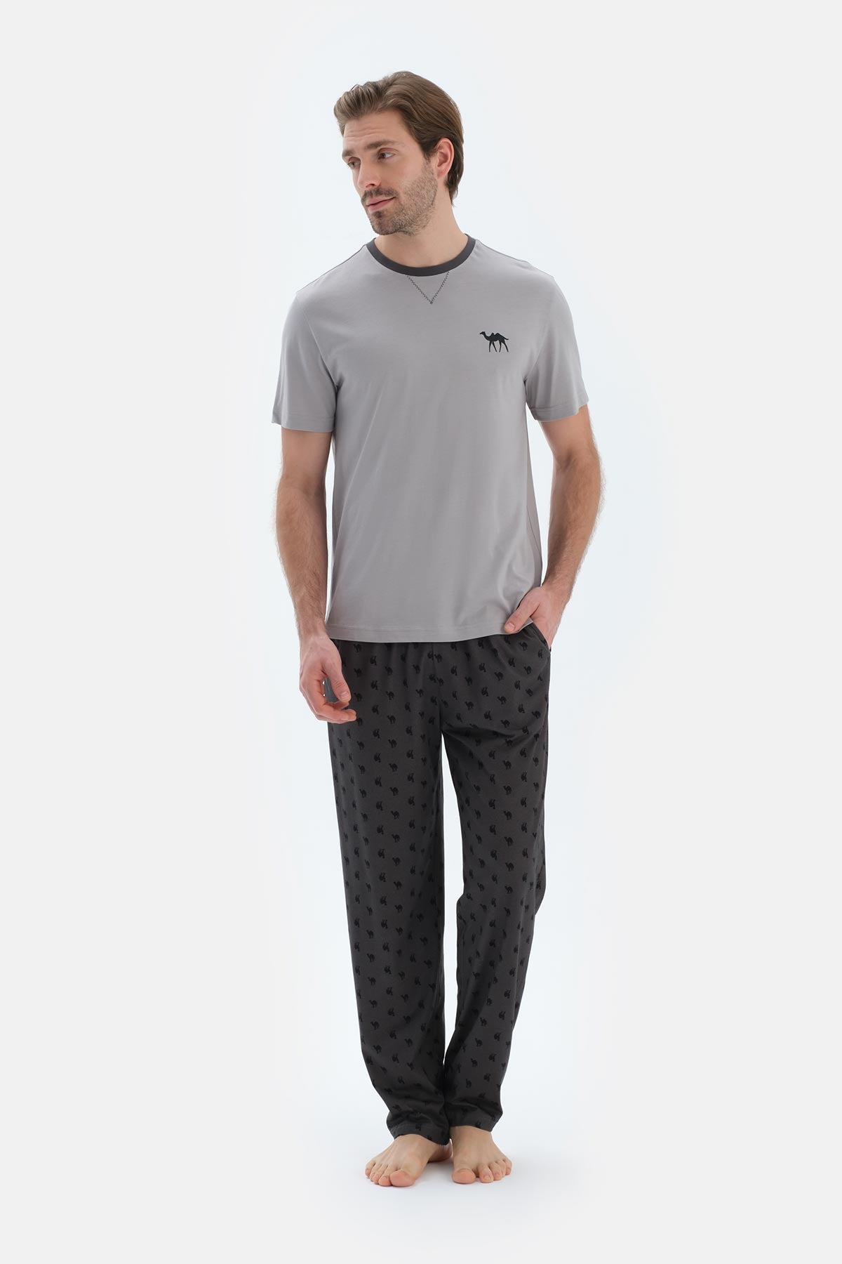Gri Kısa Kollu Baskı Detaylı Tişört Pantolon Pijama Takımı