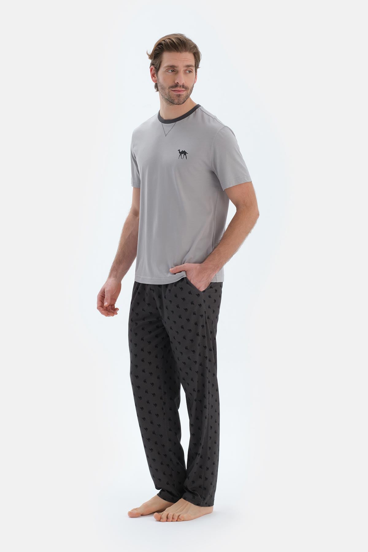 Gri Kısa Kollu Baskı Detaylı Tişört Pantolon Pijama Takımı