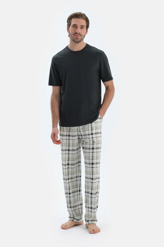 Siyah Kısa Kollu Ekose Pantolonlu Pijama Takımı