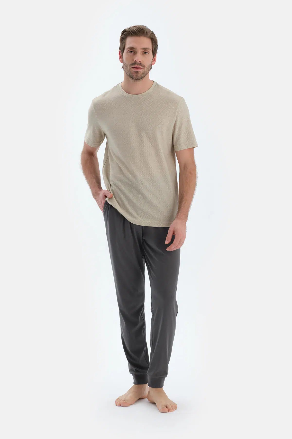 Ekru Kısa Kollu Dikiş Detaylı Tişört Pantolon Pijama Takımı