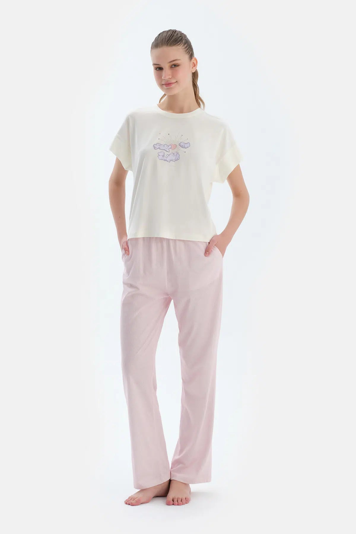 Ekru Baskı Detaylı Kısa Kollu Tişört Pantolon Pijama Takımı