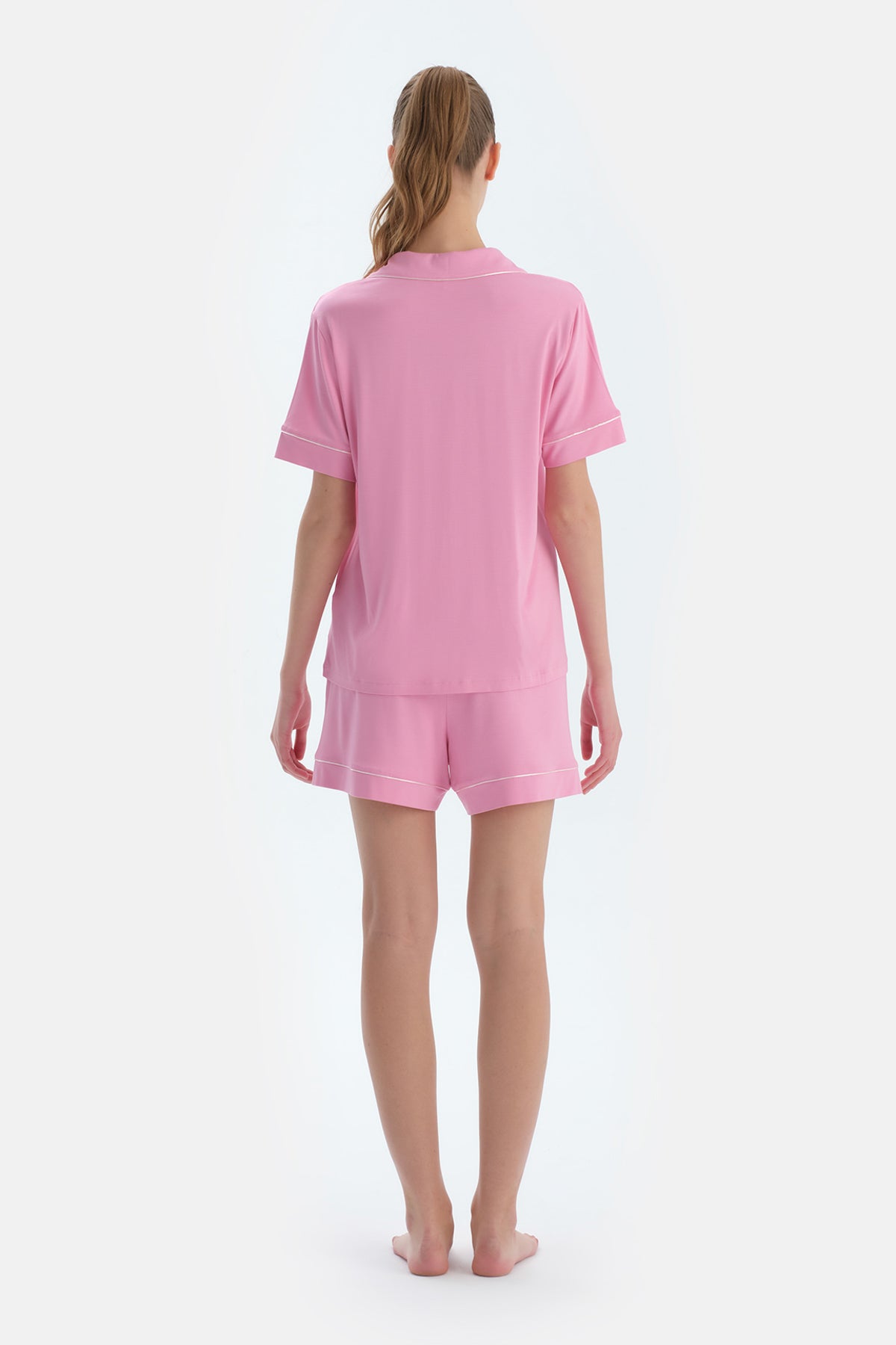 Pembe Biye Ve Nakış Detaylı Viskon Gömlek Şort Pijama Takımı