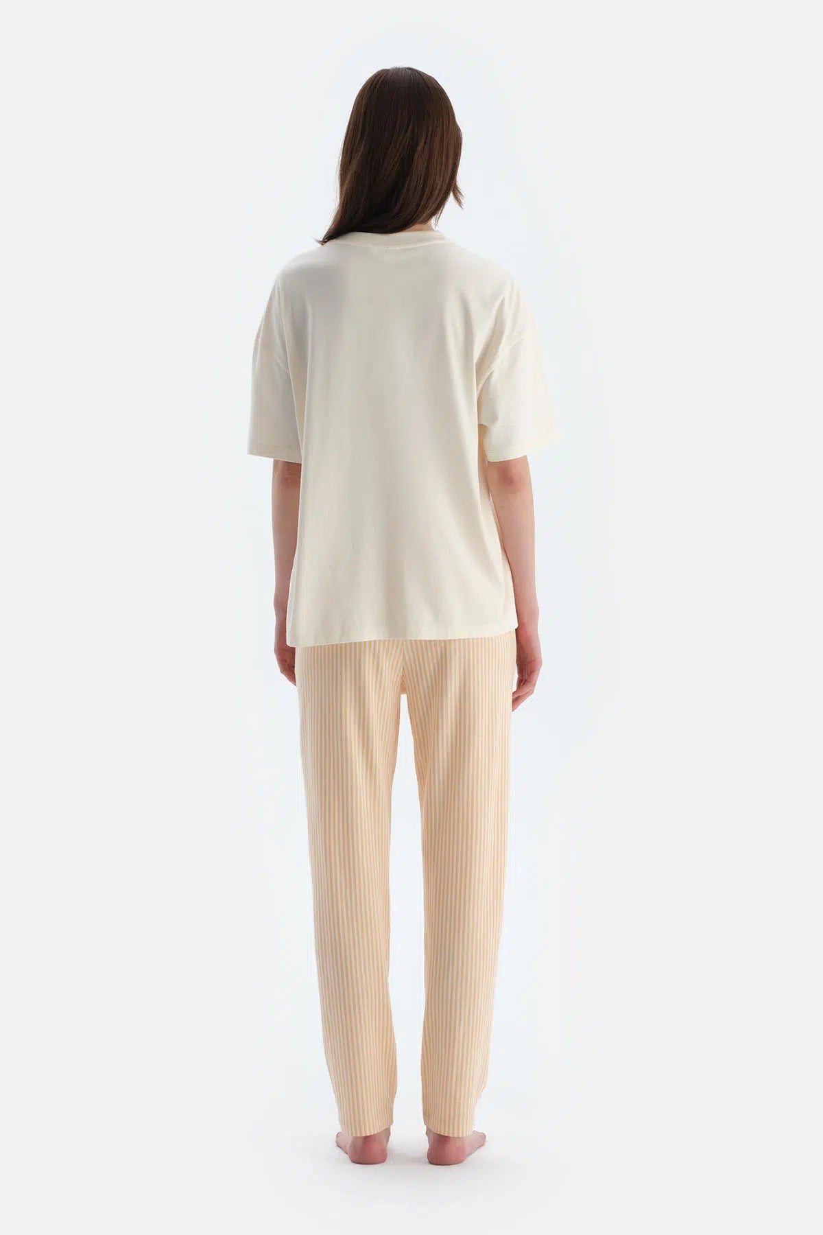 Ekru Nakış Detaylı Kısa Kollu Basıc Tişört Pantolon Pijama Takımı