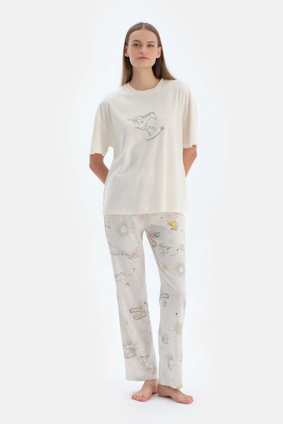 Ekru Baskı Detaylı Kısa Kollu Tişört Pantolon Pijama Takımı