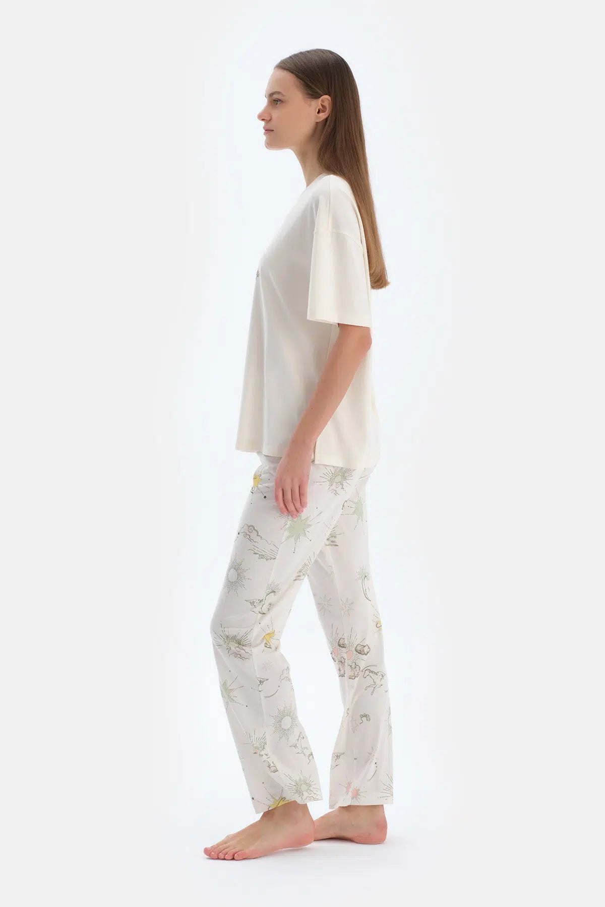 Ekru Baskı Detaylı Kısa Kollu Tişört Pantolon Pijama Takımı