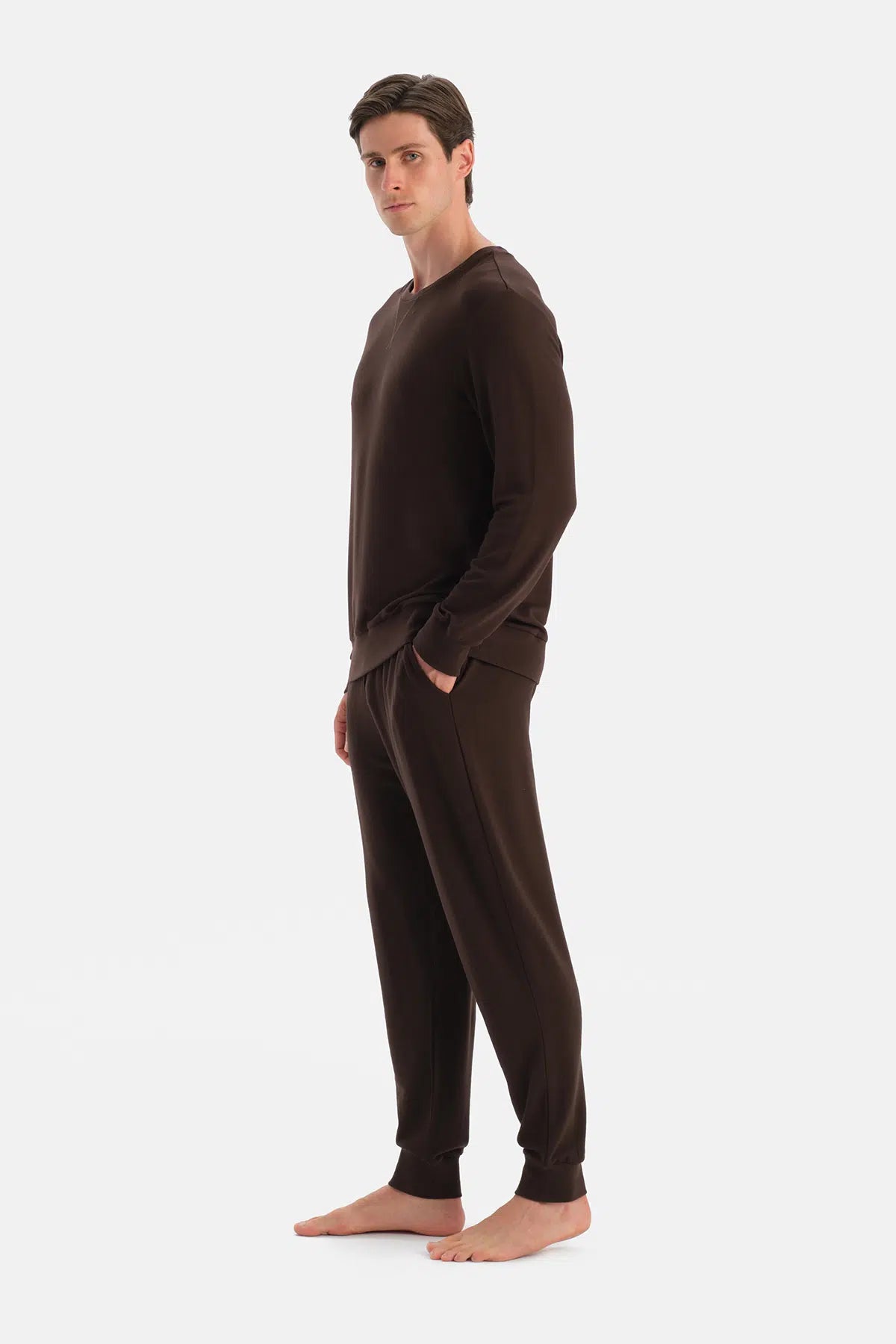 Koyu Kahve DüDetaylı Uzun Kollu Tişört Pantolon Pijama Takımı