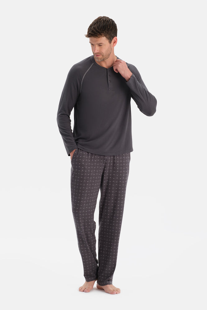 Antrasıt Dikiş Detaylı Ve Patlı Termal Tişört Pantolon Pijama Takımı