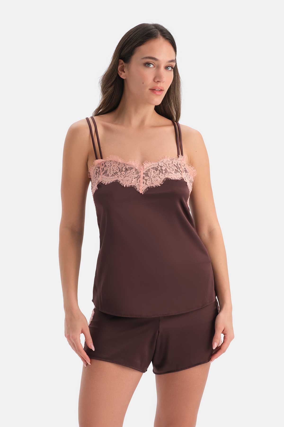 YAKA DANTEL DETAYLI CAMISOLE SET