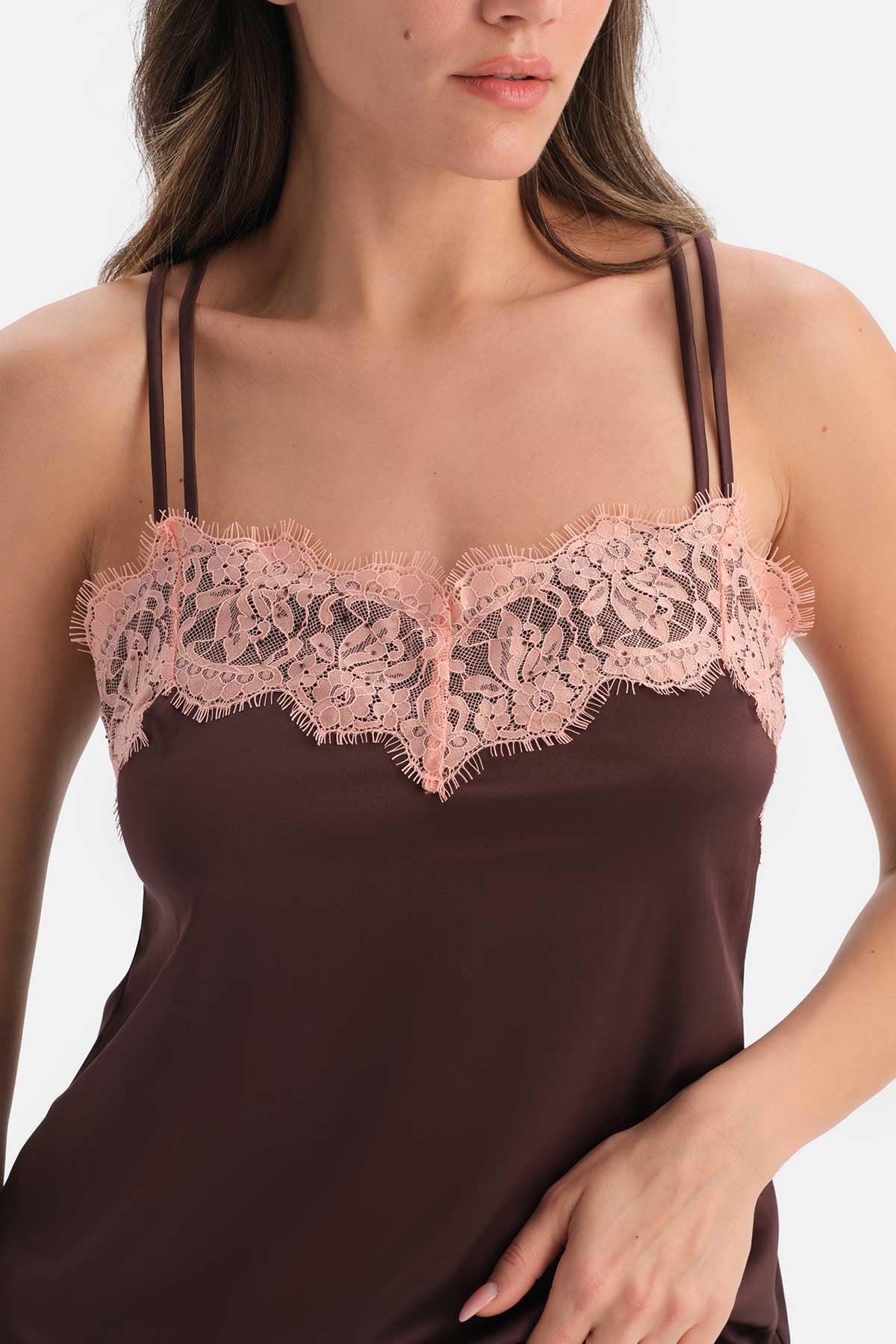 YAKA DANTEL DETAYLI CAMISOLE SET